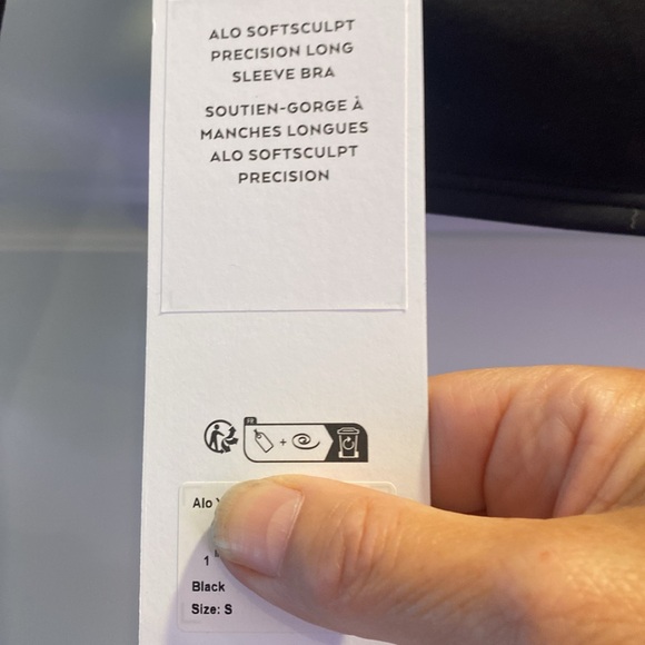 ALO Yoga Black SoftSculpt Long Sleeve Bra
Color black. Size small - Picture 4 of 4